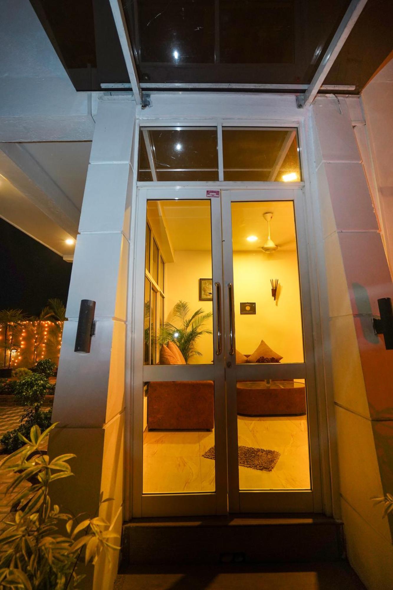 Airport 4 Season Transit Hotel Katunayaka Екстериор снимка