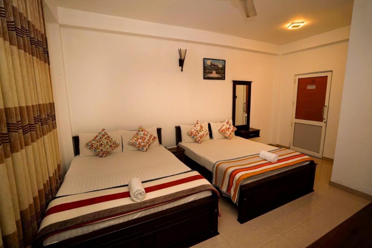 Airport 4 Season Transit Hotel Katunayaka Стая снимка