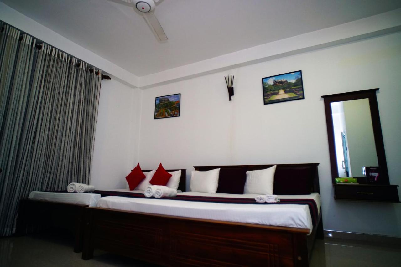 Airport 4 Season Transit Hotel Katunayaka Екстериор снимка