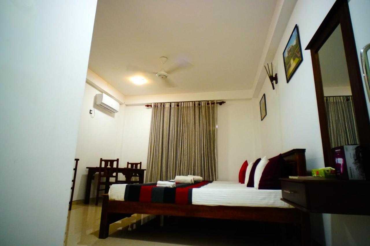 Airport 4 Season Transit Hotel Katunayaka Екстериор снимка