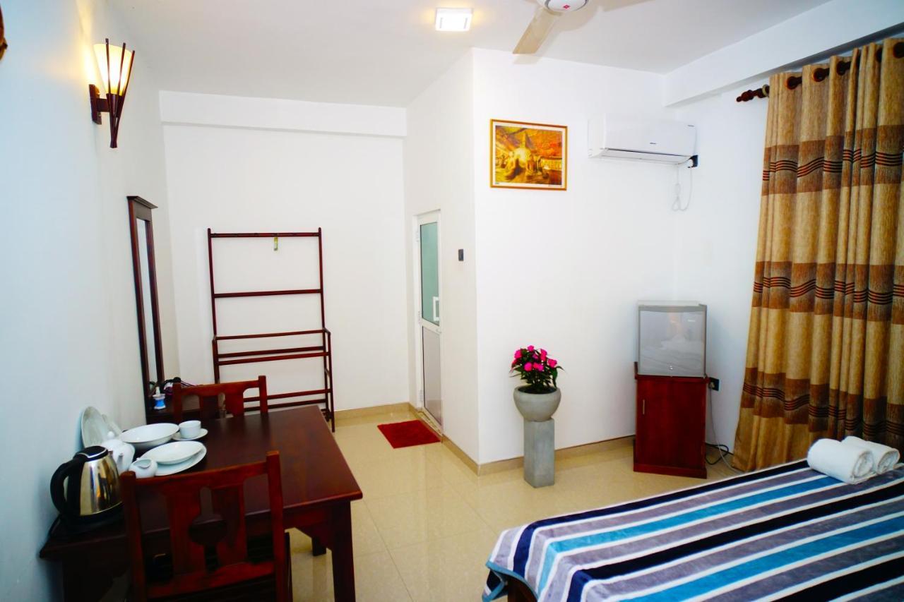 Airport 4 Season Transit Hotel Katunayaka Екстериор снимка