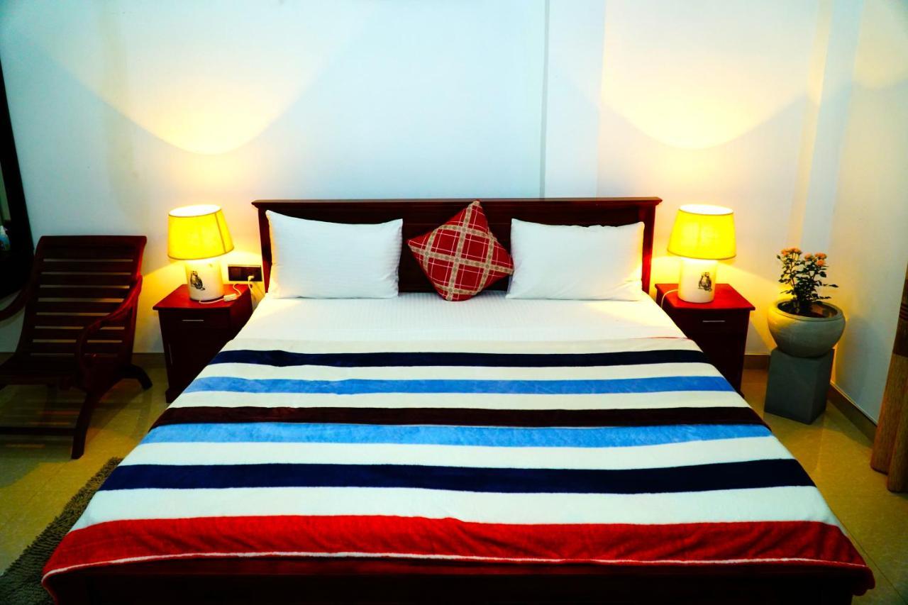 Airport 4 Season Transit Hotel Katunayaka Екстериор снимка